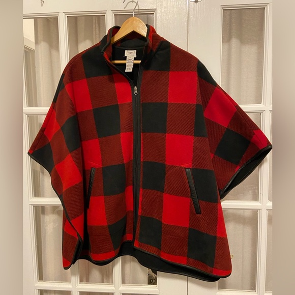 Buffalo plaid fleece poncho - Picture 1 of 4